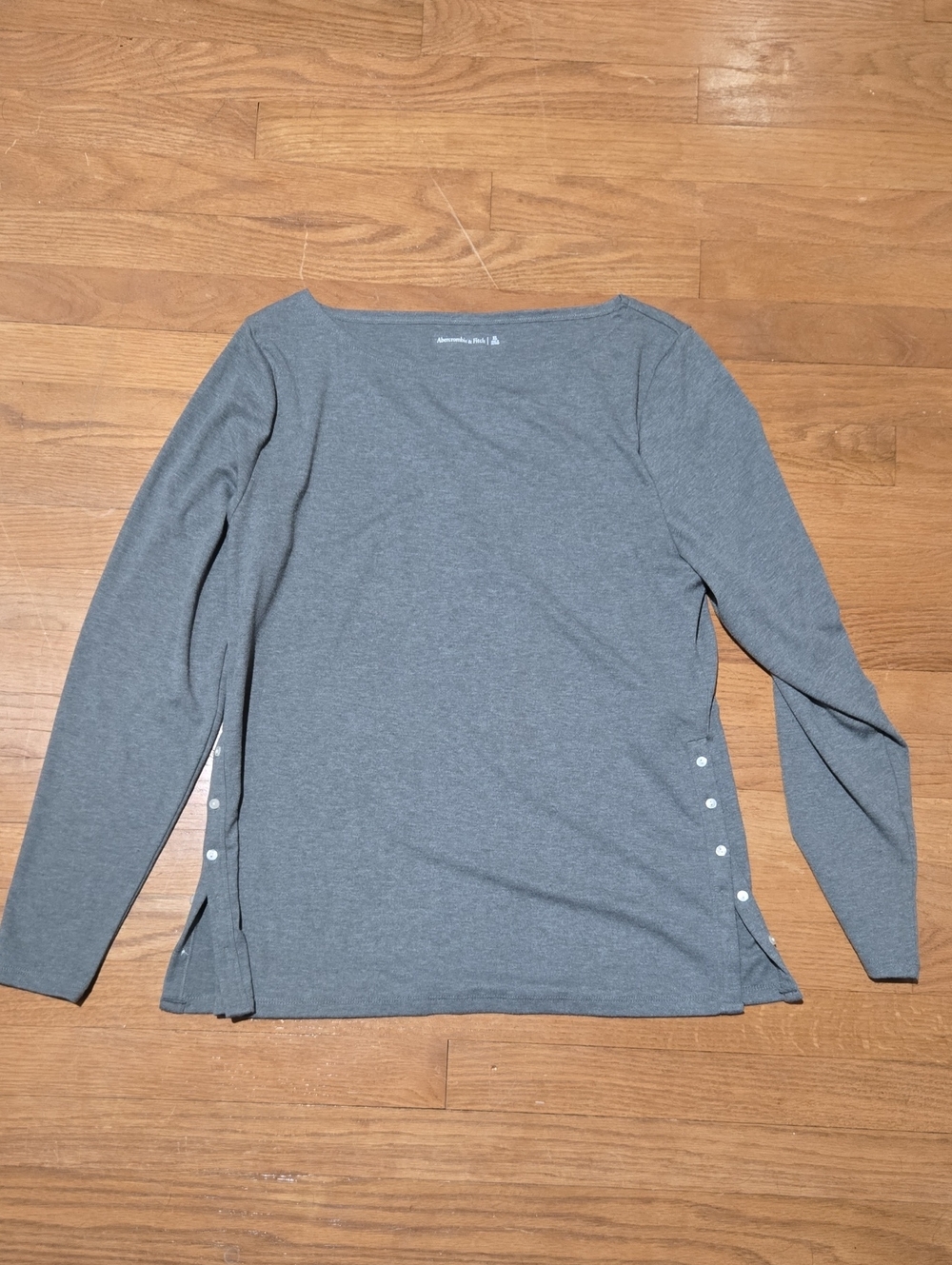Abercrombie & Fitch Women's Gray Long-Sleeve Button-Accent Top